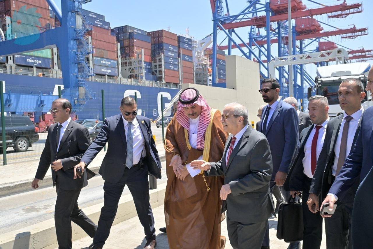 حفل إطلاق أول حاوية من مرفأ بيروت إلى السعودية بعد رفع الحظر عن الصادرات اللبنانية (نبيل إسماعيل).