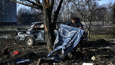 جثث متفحمة وحرائق ومبانٍ مدمّرة مع بداية الحرب في شرق أوكرانيا