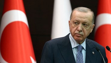 إردوغان خلال مؤتمر صحافي مشترك مع نظيره البولندي (ليس في الصورة) في قصر جانكايا في أنقرة (16 آذار 2022، أ ف ب).