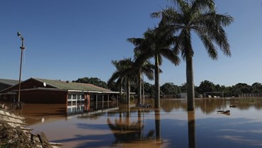 الفيضانات في جنوب أفريقيا (أ ف ب).