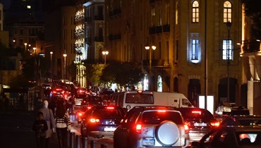 زحمة سير خانقة تسبق عيد الميلاد في شوارع بيروت، تؤشر ربما إلى استعادة الحركة الاقتصادية بعض حيويتها خصوصا زمن الأعياد. 