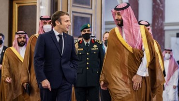 لقاء سابق بين ماكرون وبن سلمان في الرياض (أ ف ب).