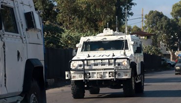 دورية لقوات "اليونيفيل" على طريق صور الناقورة (أحمد منتش). 
