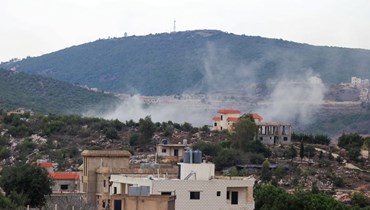 أعمدة الدخان تتصاعد بعد قصف مدفعي إسرائيلي على جنوب لبنان (أ ف ب).
