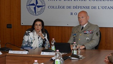 صورة ارشيفية- روبلز (الى اليسار) خلال لقاء (24 ايار 2023- NATO Defense College).