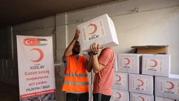 مساعدات عبر الهلال الأحمر التركي لغزة.