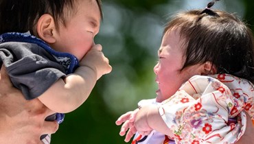 انخفاض قياسي في الولادات و"تطبيق مواعدة" لإنقاذها... هل ستختفي اليابان؟