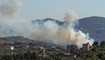 تصاعد أعمدة الدخان من موقع استهدفه الجيش الإسرائيلي في قرية كفركلا الحدودية بجنوب لبنان (ا ف ب).