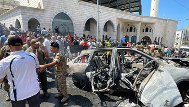 السيارة التي تم فيها اغتيال القيادي الفلسطيني خليل المقدح ظهر امس في محلة الفيلات في مدينة صيدا الجنوبية. (احمد منتش) 