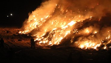  (تصوير: حسن عسل)حريق مكب نفايات برج حمود 