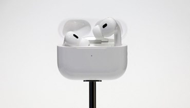 أجهزة  AirPods من "أبل" (أ ف ب).